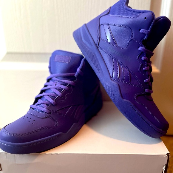 Reebok Shoes - Reebok Hightop athletic shoes. Size:(US)9 Good Condition. Only worn once.